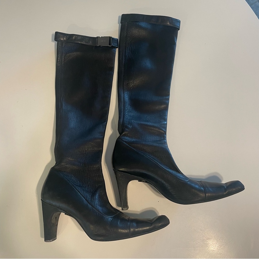 Vintage 2000 Chanel Elegant Black Leather Stretch Knee-High Boots